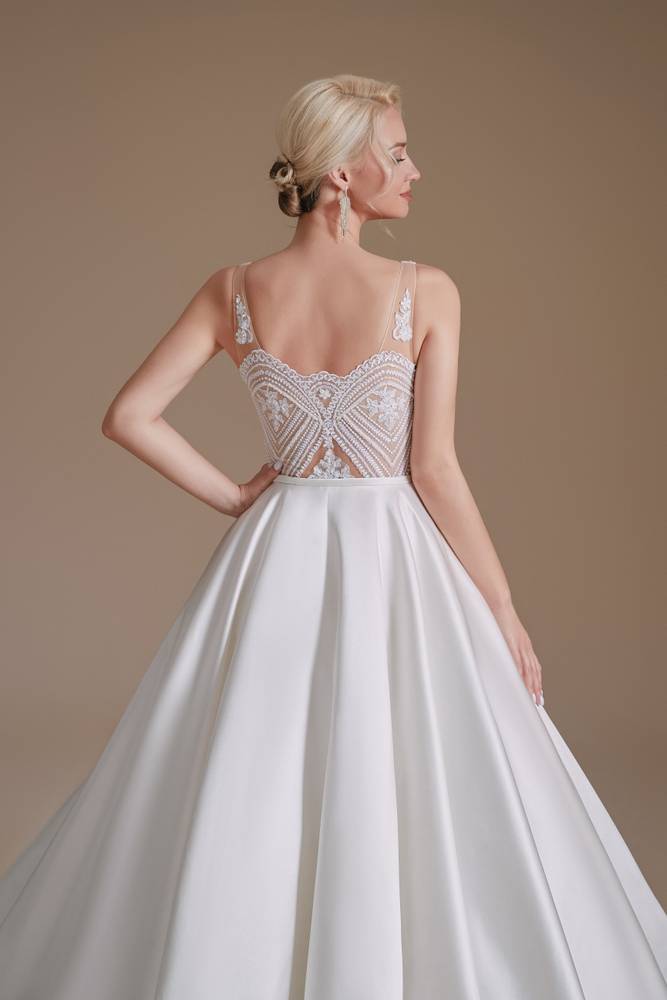 White V-Neck Sleeveless Floor-Length Satin Wedding Dresses with Sash