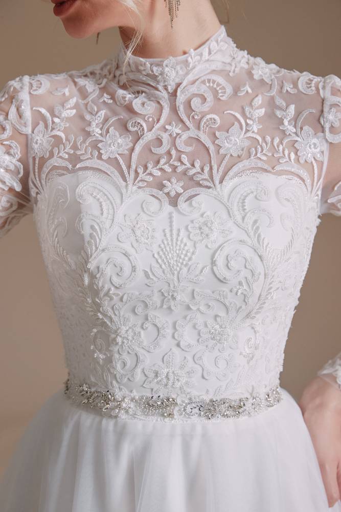 White High Neck Long Sleeves A-Line Tulle Wedding Dresses with Beads