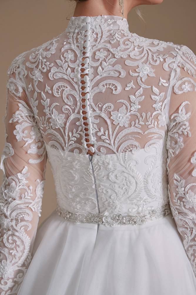 White High Neck Long Sleeves A-Line Tulle Wedding Dresses with Beads