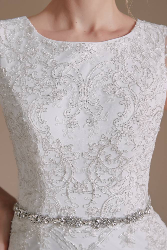 White Jewel Neck Sleeveless Mermaid Wedding Dresses with Court Train