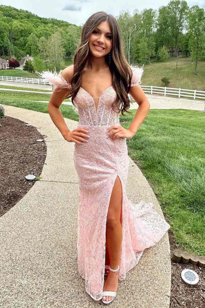 Blushing Pink Off-The-Shoulder Lace Mermaid Prom Dresses with Fur
