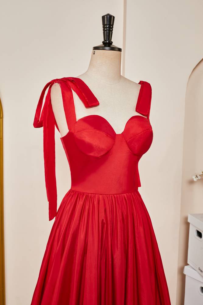 Red Sweetheart A-Line Satin Prom Dresses with Sweep Train