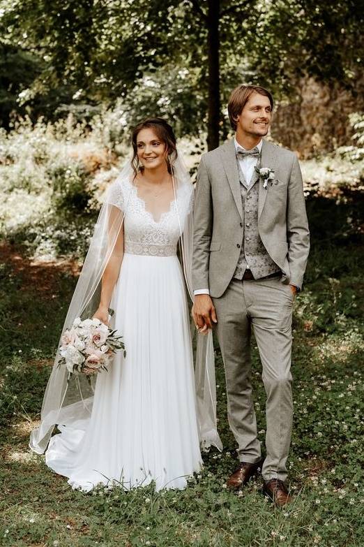 White A-Line Lace Chiffon Cap Sleeves Wedding Dresses