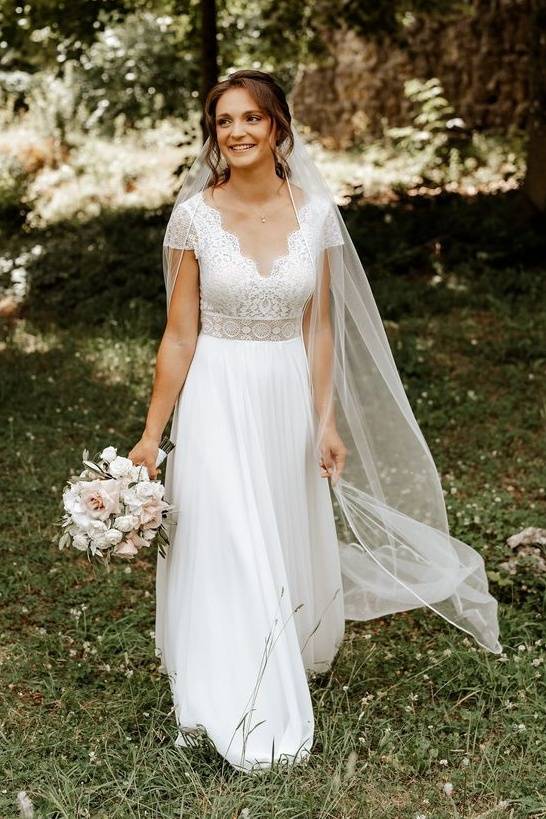 White A-Line Lace Chiffon Cap Sleeves Wedding Dresses