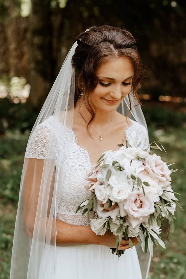 White A-Line Lace Chiffon Cap Sleeves Wedding Dresses