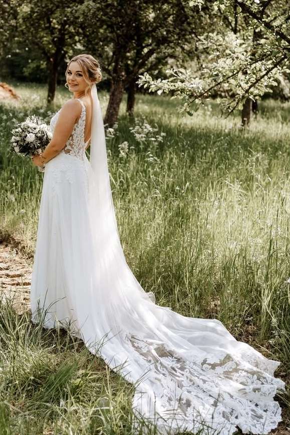 White Charming V-Neck A-Line Sleeveless Long Wedding Dresses with Appliques