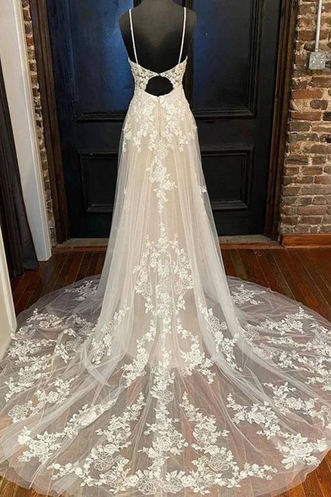 Exquisite A-Line Tulle V-Neck Sleeveless Wedding Dresses with Appliques