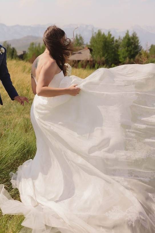 White Stunning Strapless A-Line Tulle Wedding Dresses