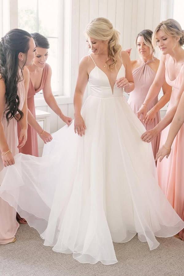 Gorgeous V-Neck A-Line Tulle Wedding Dresses