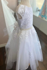 Cap Sleeves Crew Neck Tull Flower Girl Dresses with Beadings