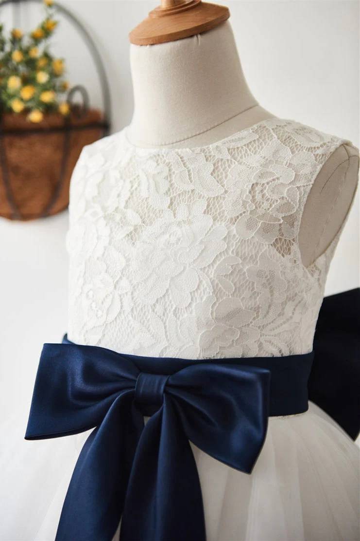 Crew Neck Sleeveless Lace Tulle Flower Girl Dresses with Sash
