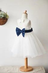 Crew Neck Sleeveless Lace Tulle Flower Girl Dresses with Sash