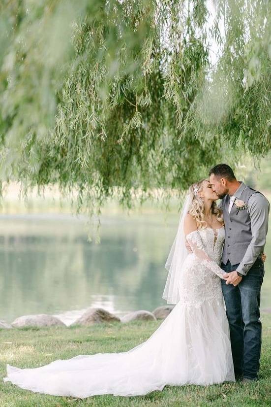 Strapless V-Neck Mermaid Tulle Wedding Dresses with Sleeves
