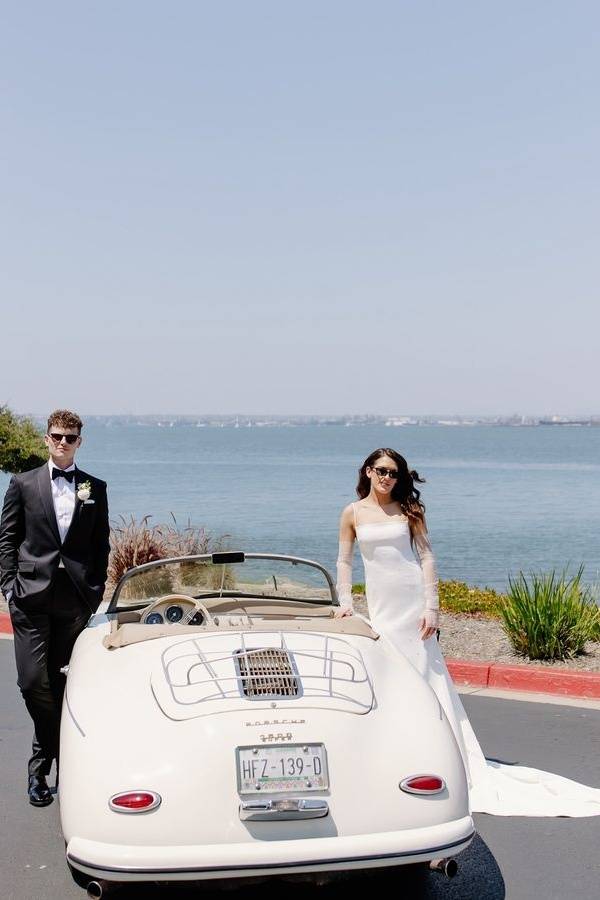 White Stunning Square Neck Sleeveless Mermaid Satin Wedding Dresses