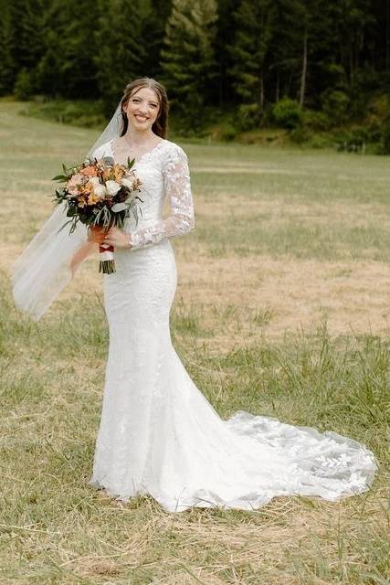V-Neck Long Sleeves Lace Tulle Mermaid Wedding Dresses